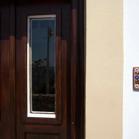 Chic & Modern Apartments With Swim Access Chalki Town Exterior photo