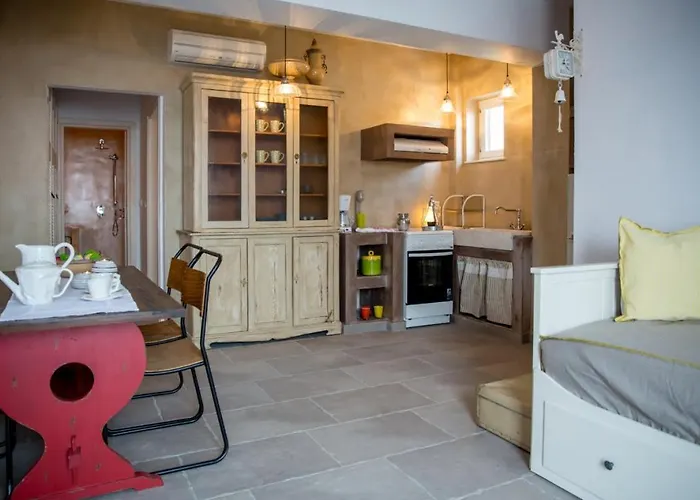 Chic & Modern Apartments With Swim Access