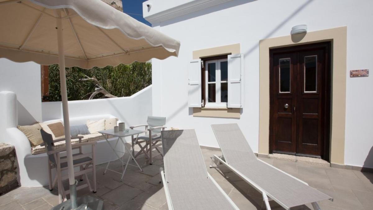 Holiday home Chic & Modern With Swim Access *