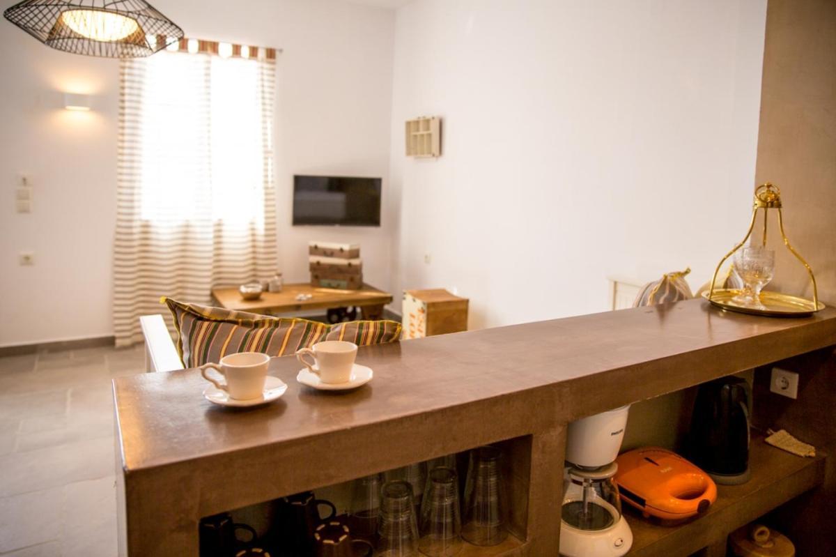 Chic & Modern With Swim Access Holiday home Chalki Town