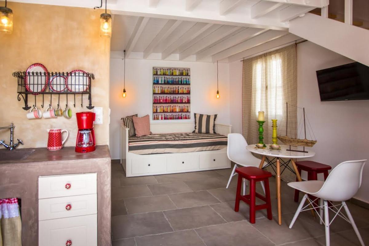 Chic & Modern With Swim Access Holiday home *
