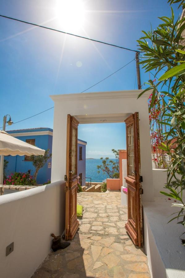 Holiday home Chic & Modern With Swim Access Chalki Town