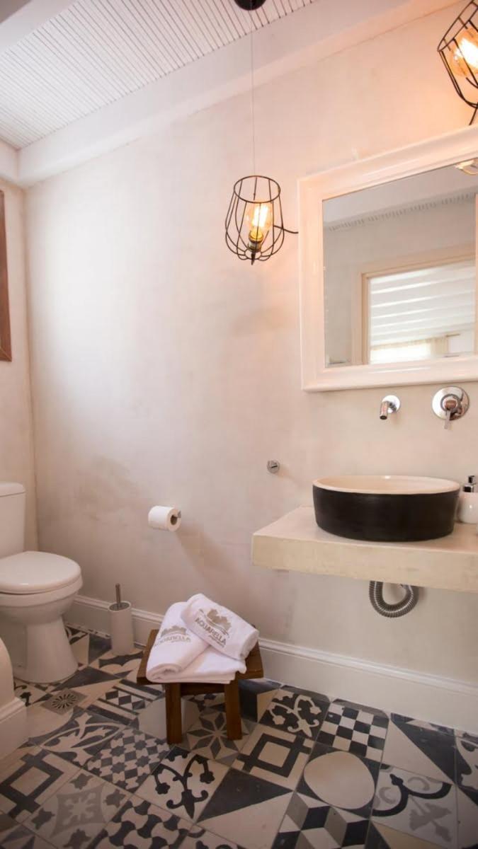Holiday home Chic & Modern With Swim Access *