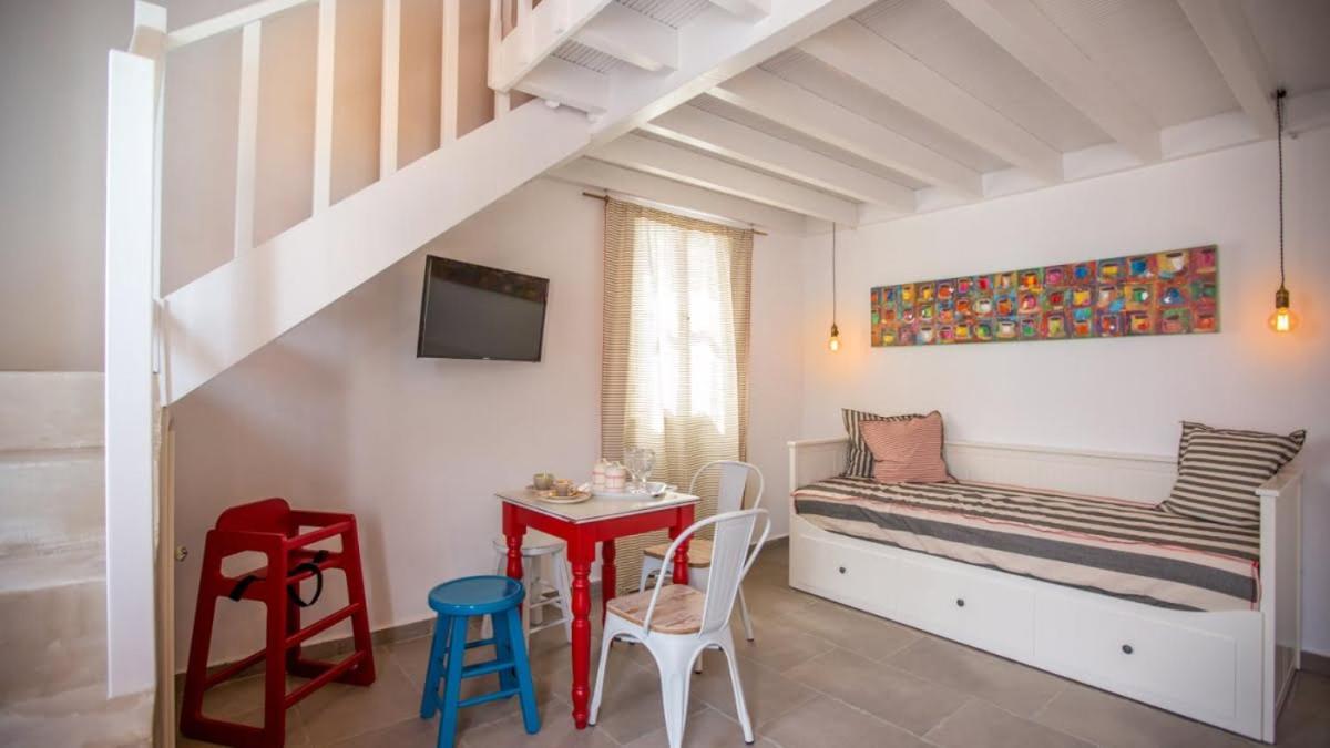 Chic & Modern With Swim Access * Chalki Town